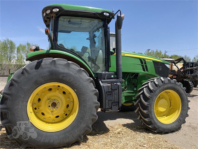 2013 John Deere 7230R Tractor