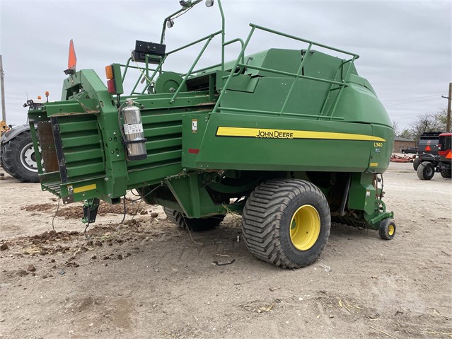 2015 John Deere L340 Baler/Square