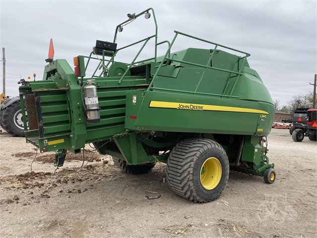 2015 John Deere L340 Baler/Square