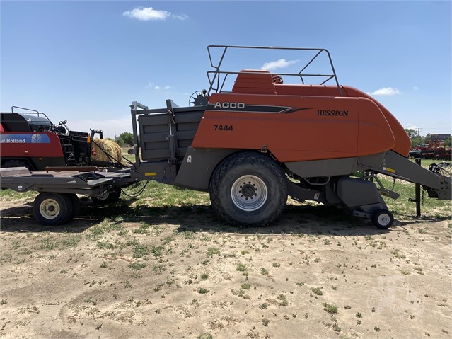 2007 AGCO 7444 Baler/Square