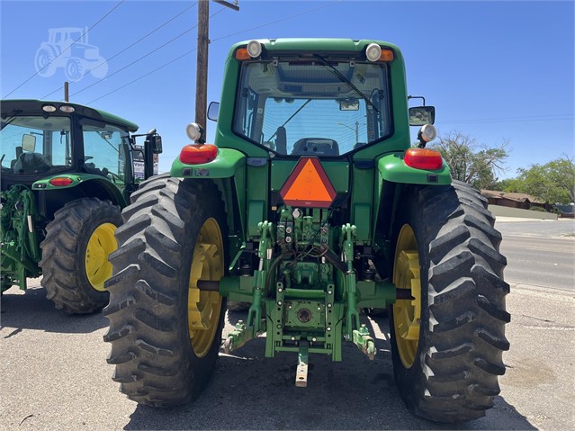 2012 John Deere 7230 PREMIUM Tractor