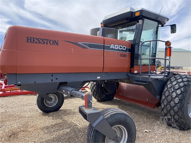 2008 AGCO 9365 Windrower