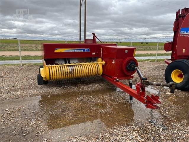 2010 New Holland BC5070 Baler/Square