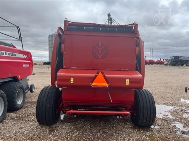 2015 New Holland ROLL-BELT 560 Baler/Round