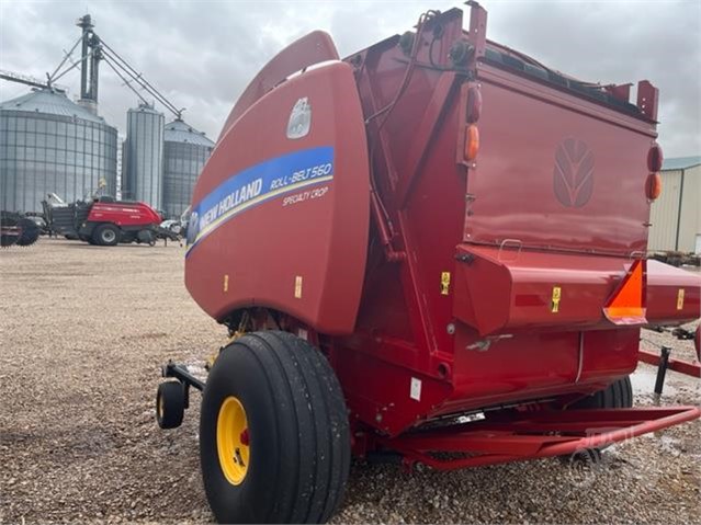 2015 New Holland ROLL-BELT 560 Baler/Round