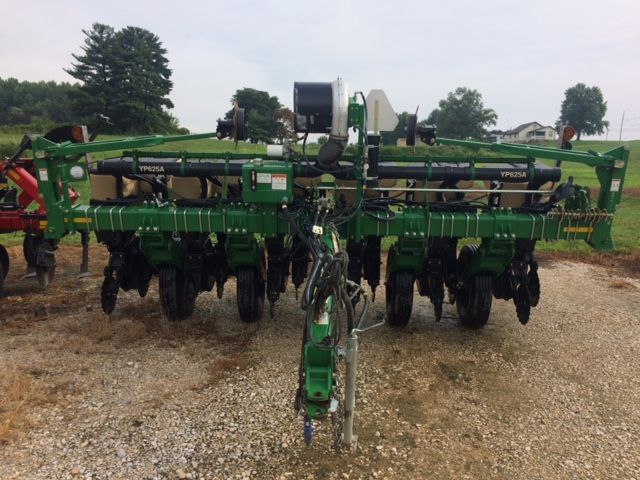 2015 Great Plains YP1625 Planter