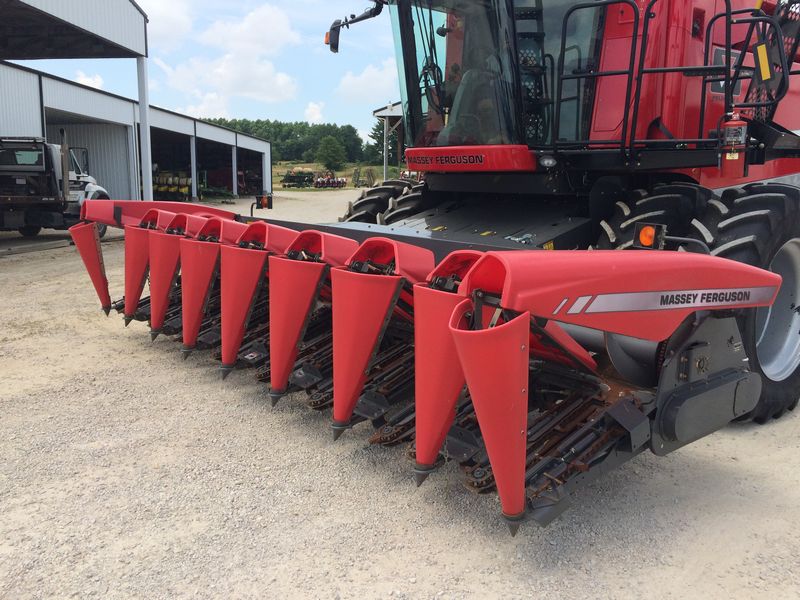 2009 Massey Ferguson 3000-8R Header Combine