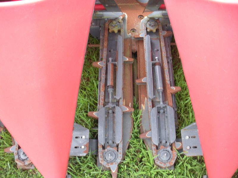 2012 Massey Ferguson 9250-35 Header Combine