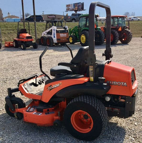 2008 Kubota ZD326 Mower/Zero Turn