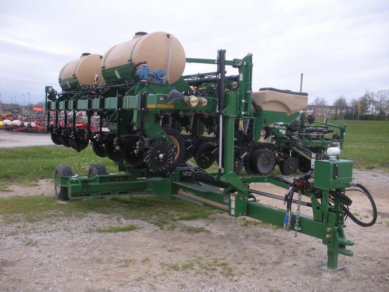 2015 Great Plains YP825AR Planter