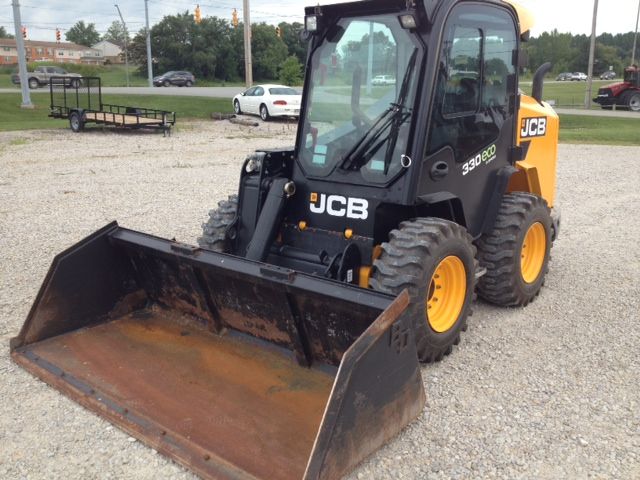 2015 JCB 330 Skid Steer Loader