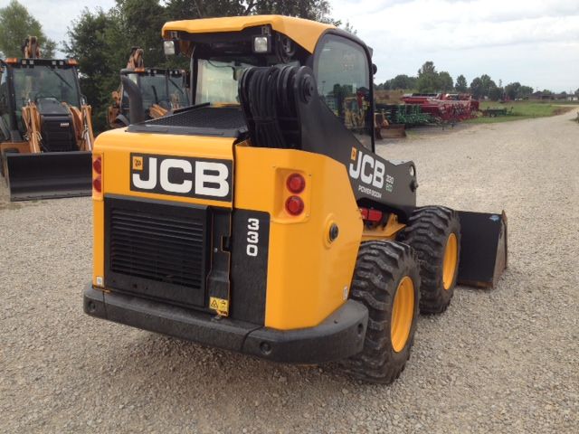 2015 JCB 330 Skid Steer Loader