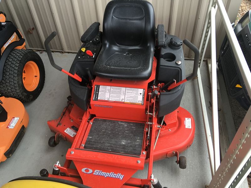 2013 Simplicity ChampionXT 27 Mower/Zero Turn