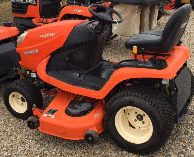 2006 Kubota GR2100 Garden Tractor