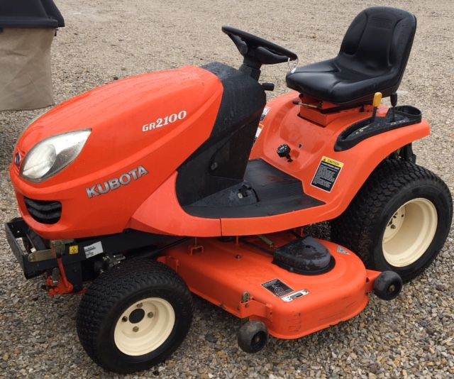 2006 Kubota GR2100 Garden Tractor