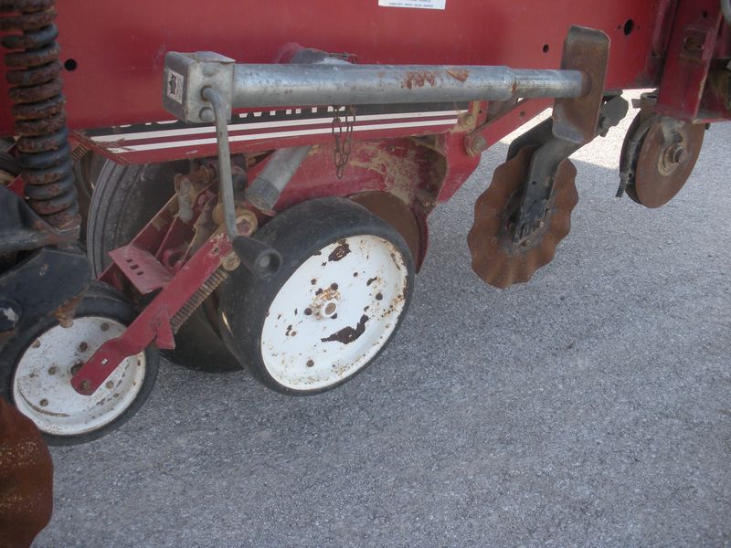 1995 White 6106 Planter