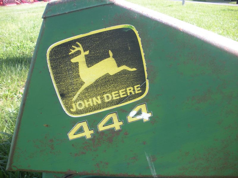 John Deere 444 Header Corn Head