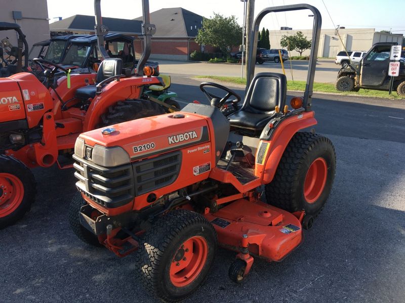 Kubota B2100 Tractor