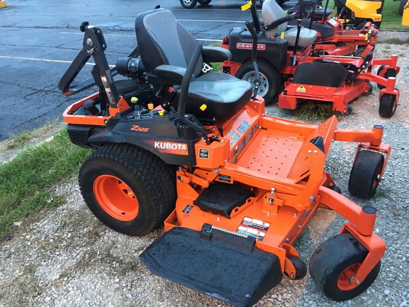 2016 Kubota Z725 Mower/Zero Turn