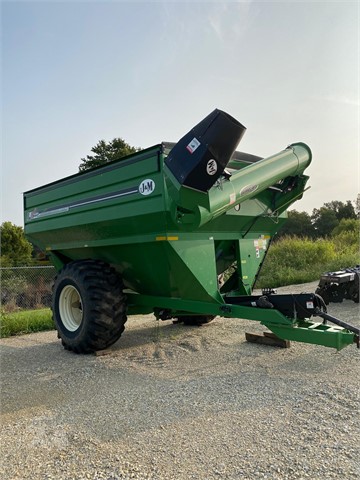 2015 J&M 810 Grain Cart