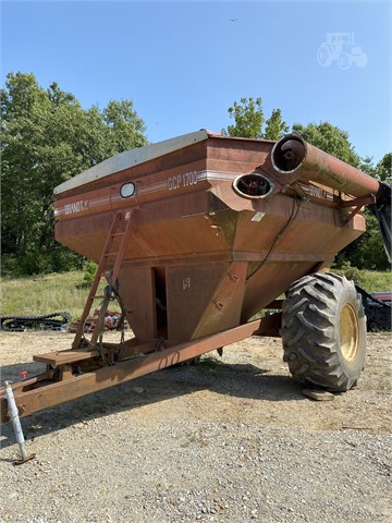 1995 Brandt GCP1700 Grain Cart