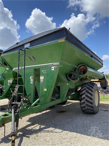 2014 Brent 882 Grain Cart