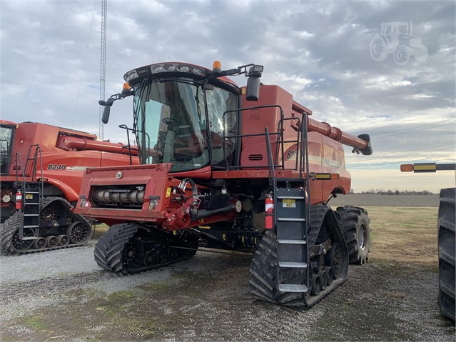 2013 Case IH 8230 Combine