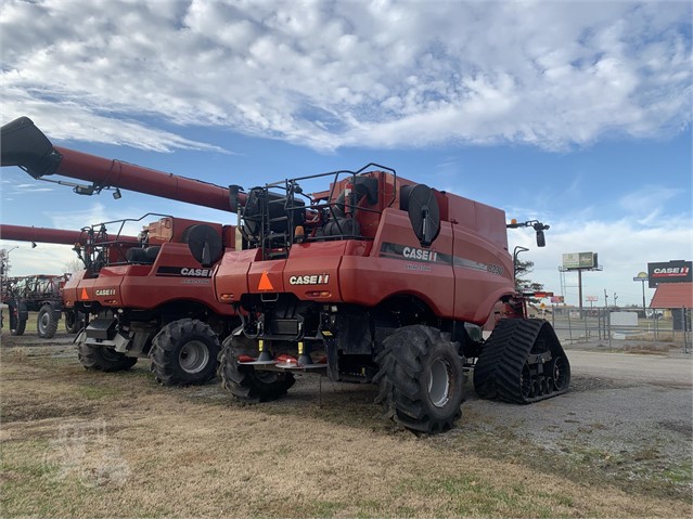 2013 Case IH 8230 Combine