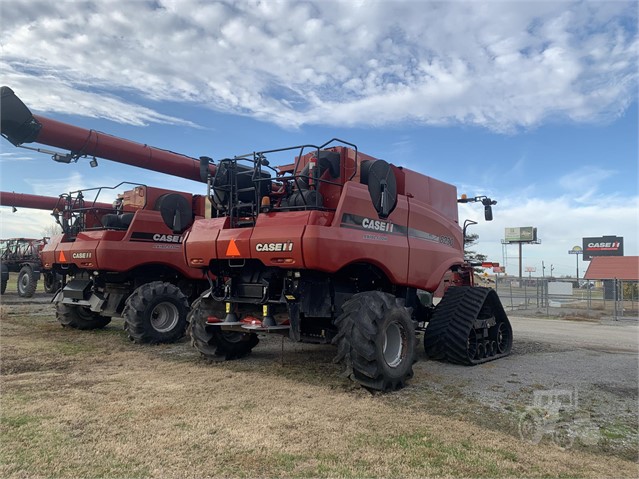 2013 Case IH 8230 Combine