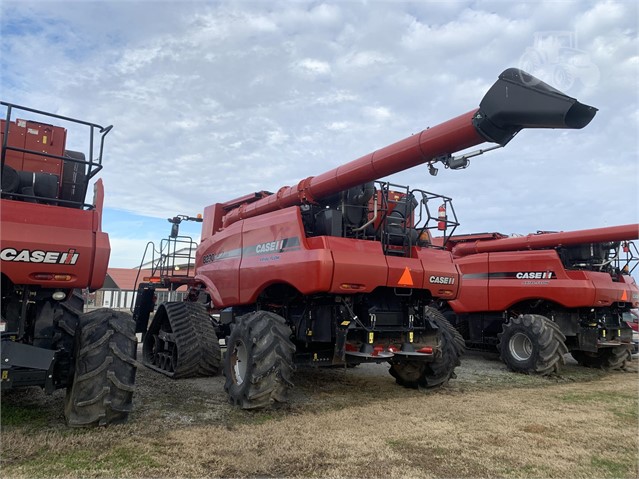 2013 Case IH 8230 Combine