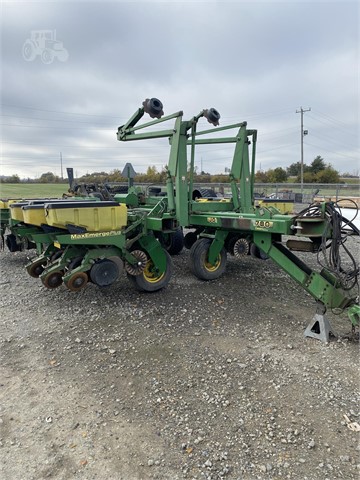 2000 John Deere 1780 Planter