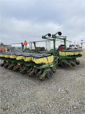 2000 John Deere 1780 Planter