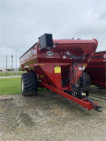 2022 J&M 1000-20S Grain Cart