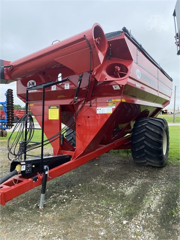 2022 J&M 1000-20S Grain Cart