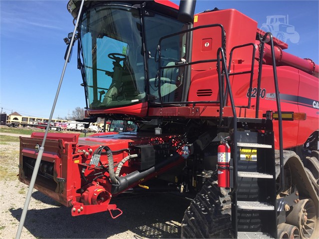 2015 Case IH 8240 Combine