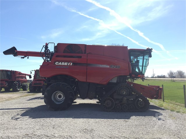 2015 Case IH 8240 Combine