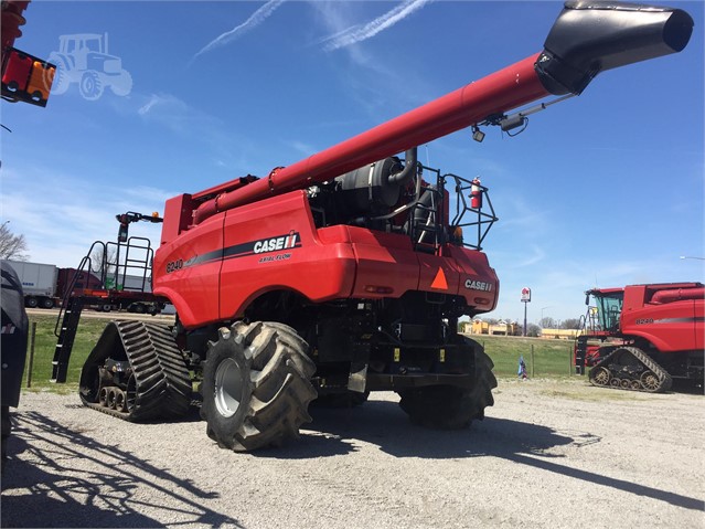 2015 Case IH 8240 Combine