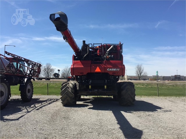 2015 Case IH 8240 Combine