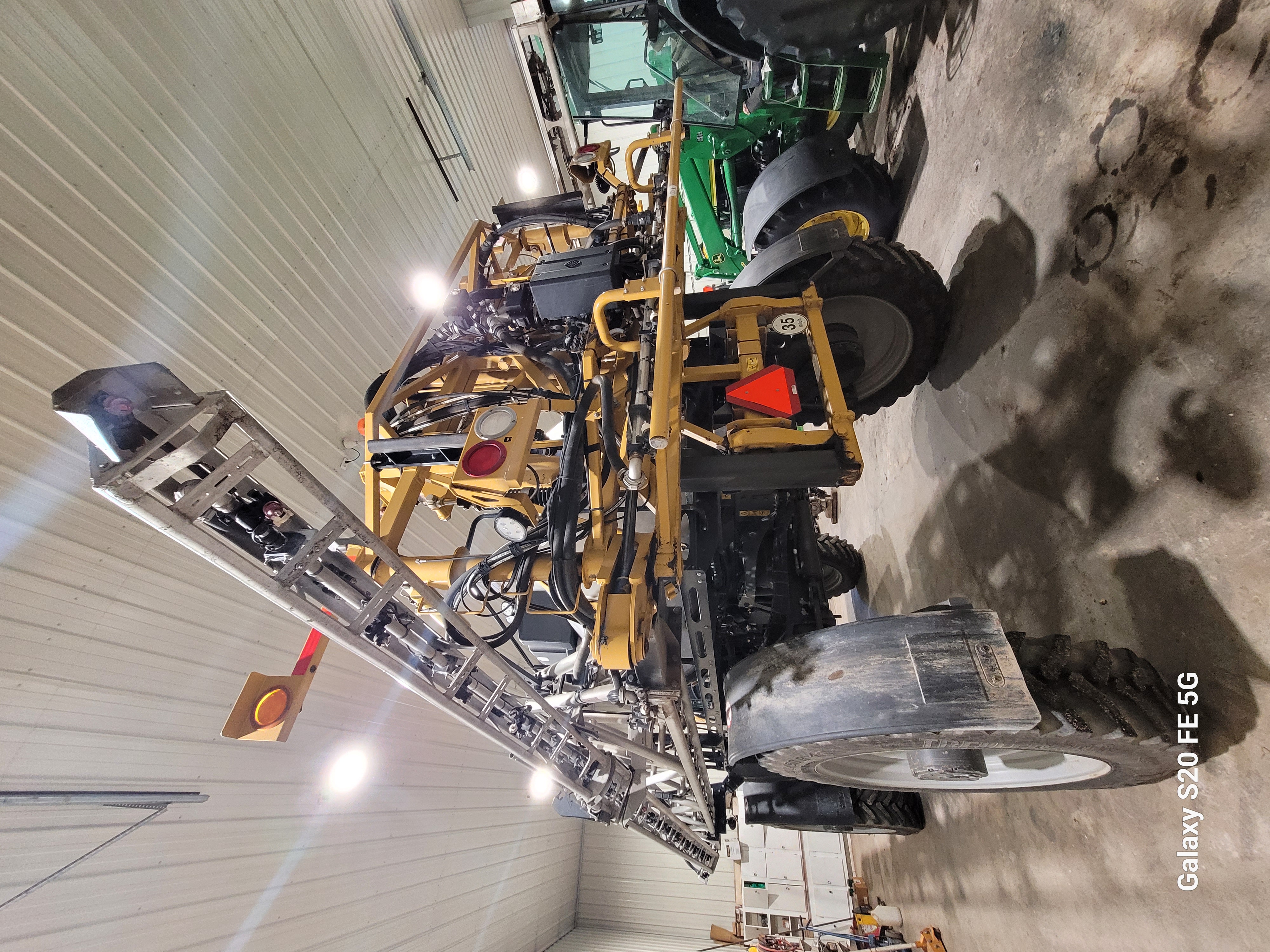 2019 RoGator RG1300C Sprayer/High Clearance