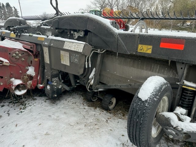 2022 MacDon FD240 LEXION Header Combine