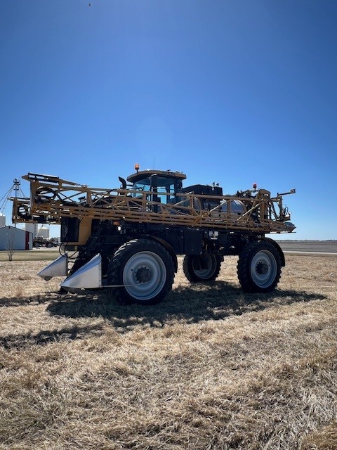 2022 RoGator RG1100C Sprayer/High Clearance