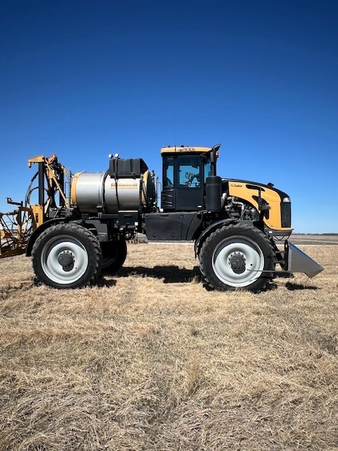 2022 RoGator RG1100C Sprayer/High Clearance