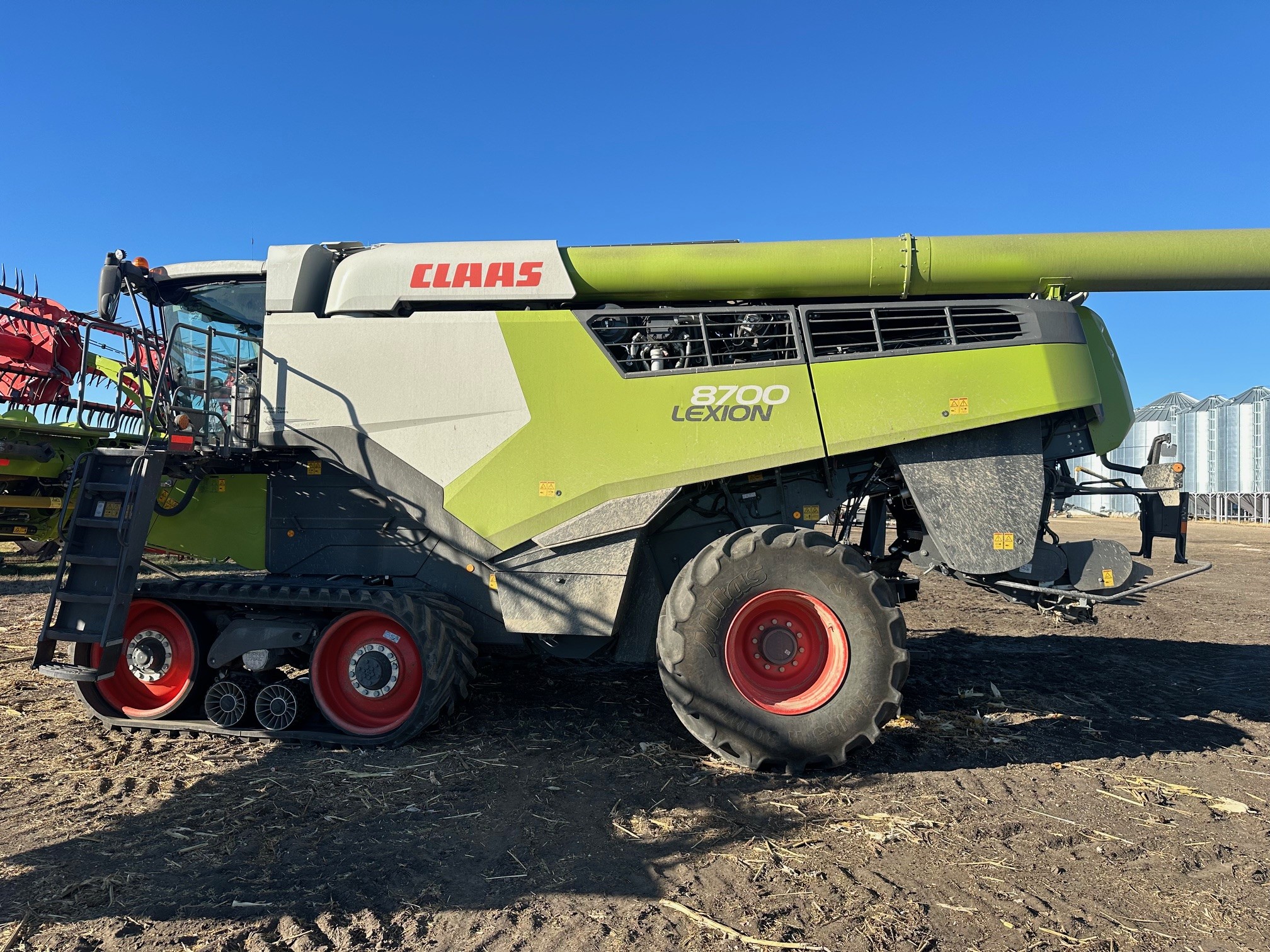 2022 CLAAS 8700TT Combine