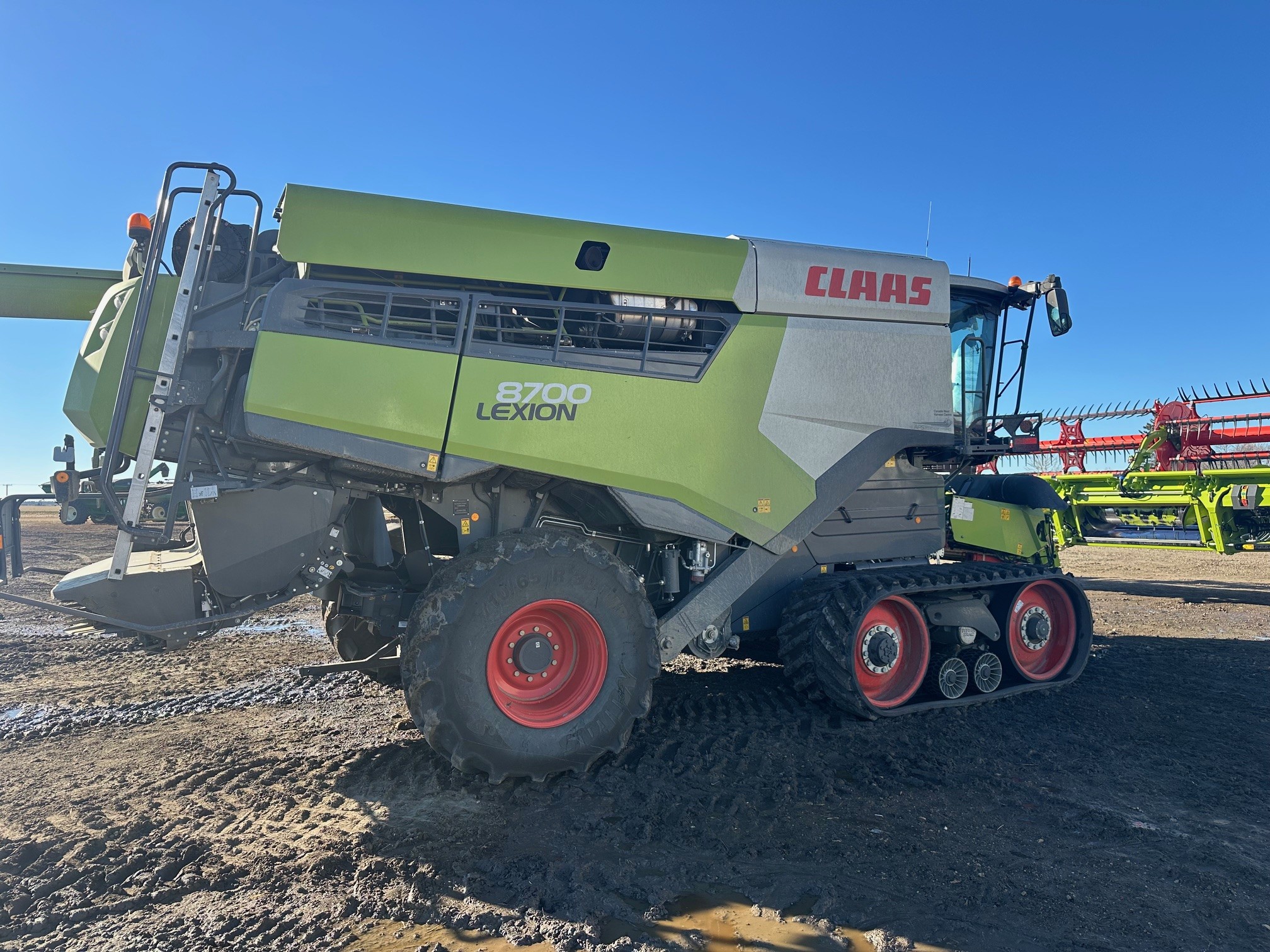 2022 CLAAS 8700TT Combine