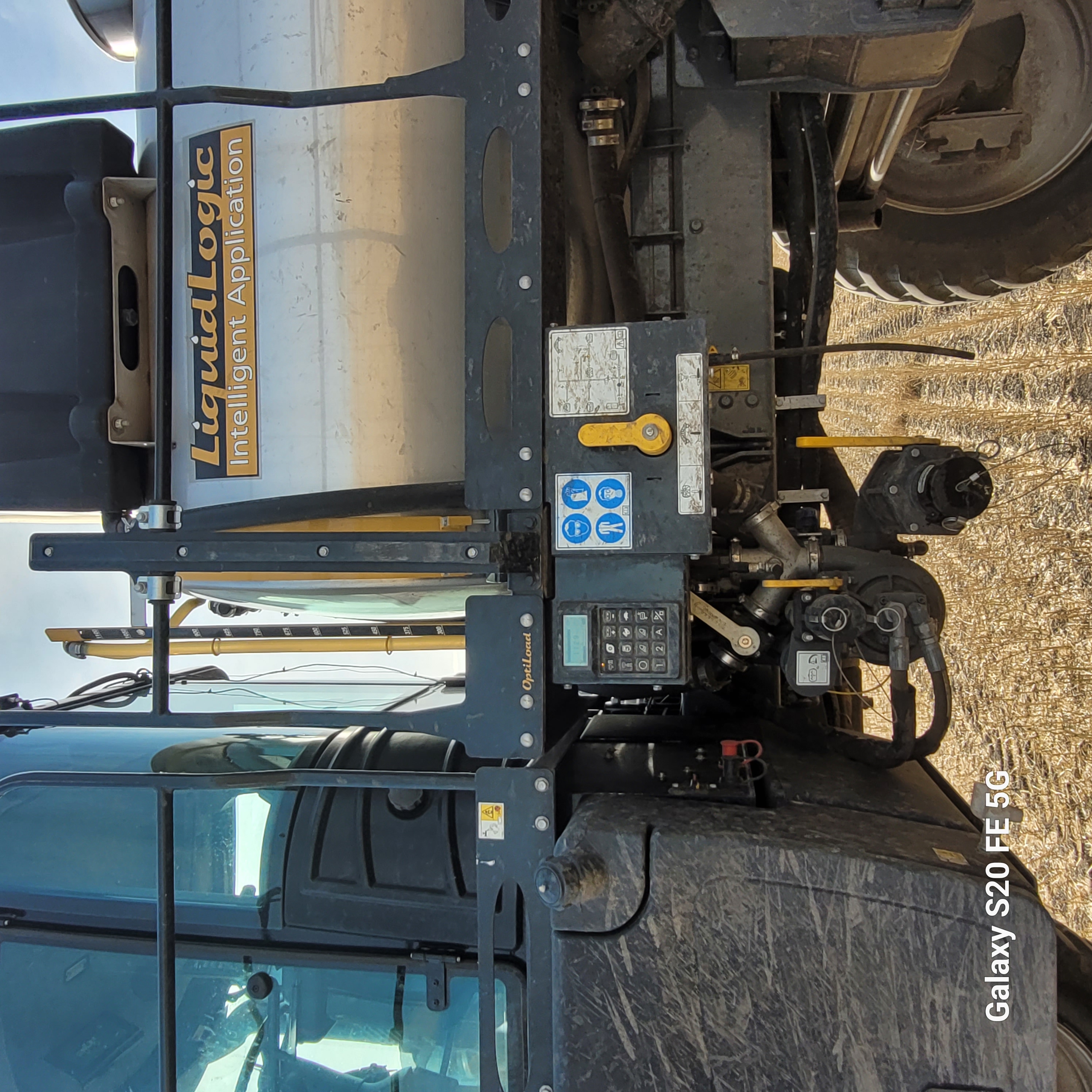 2019 RoGator RG1100C Sprayer/High Clearance