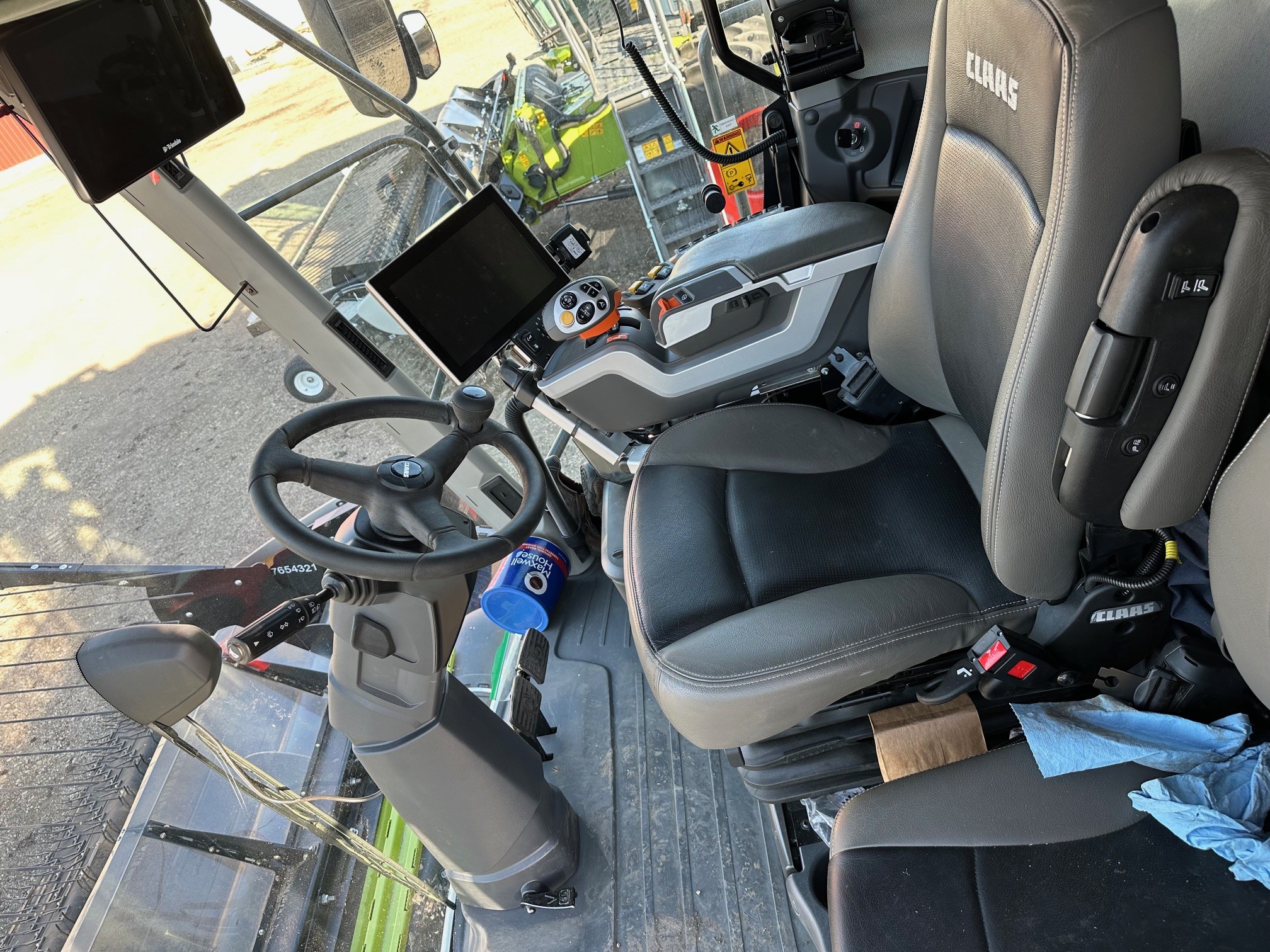 2022 CLAAS 8700 Small Grains Combine