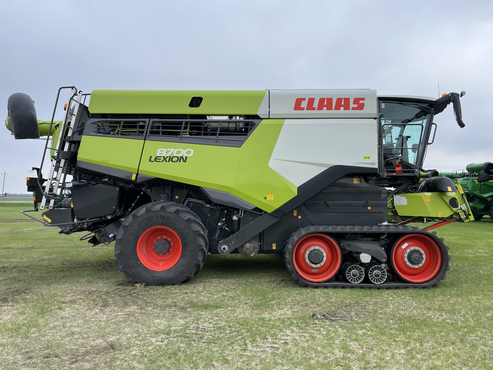 2024 CLAAS 8700TT Combine