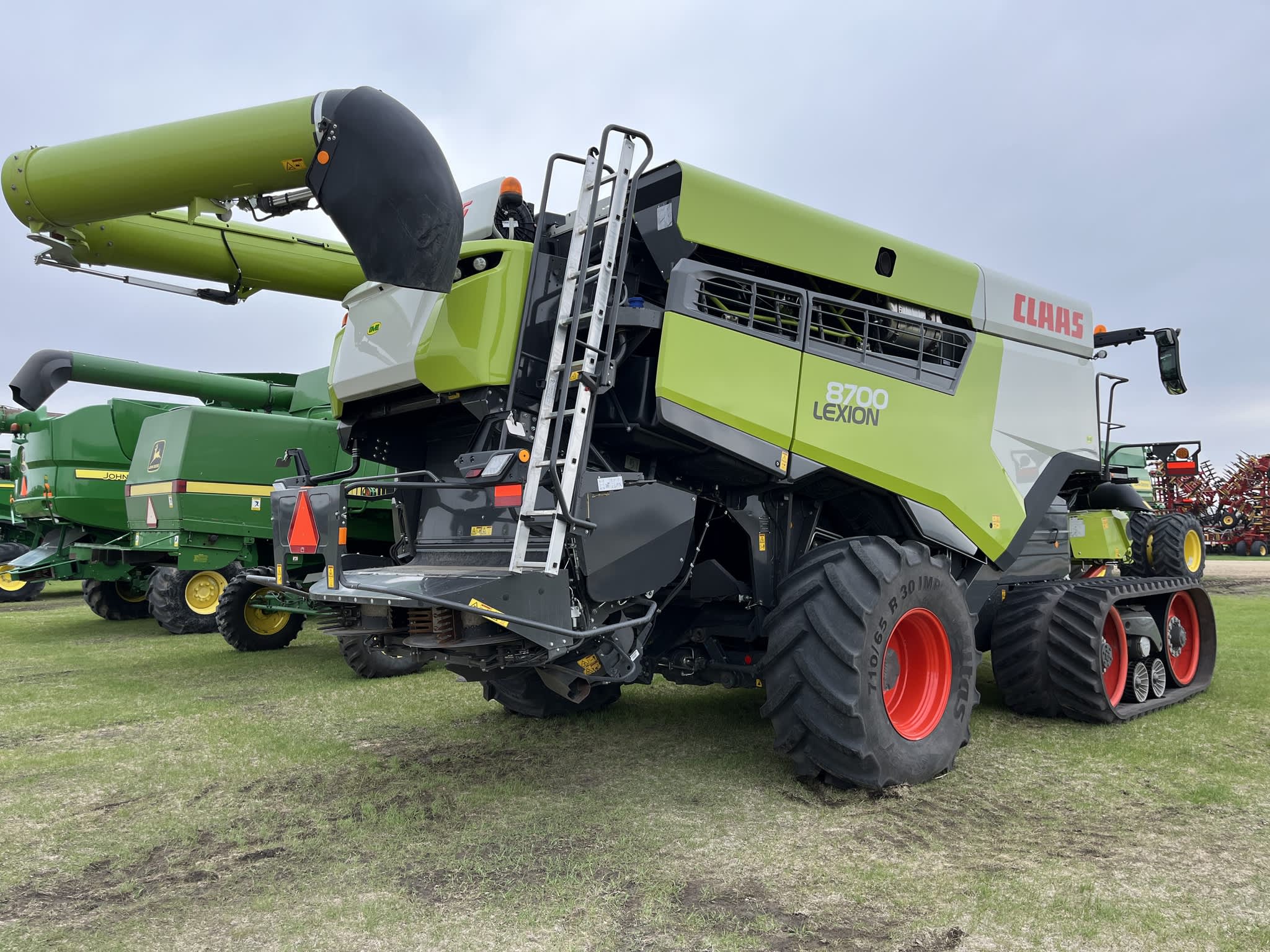 2024 CLAAS 8700TT Combine