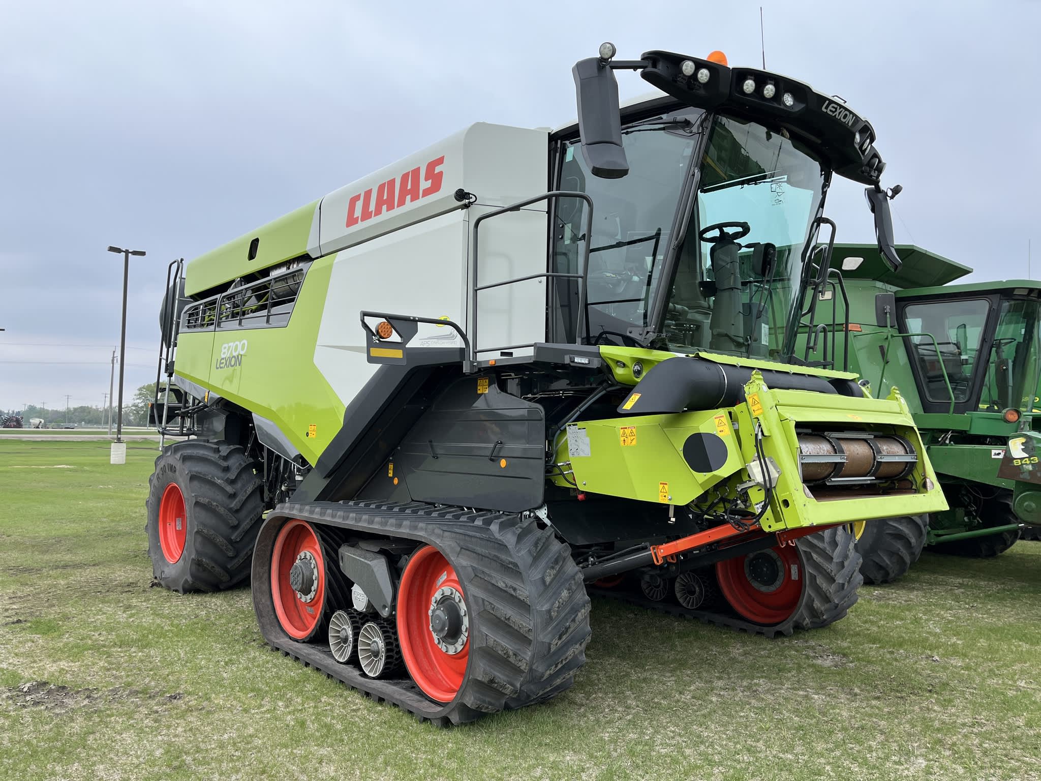 2024 CLAAS 8700TT Combine