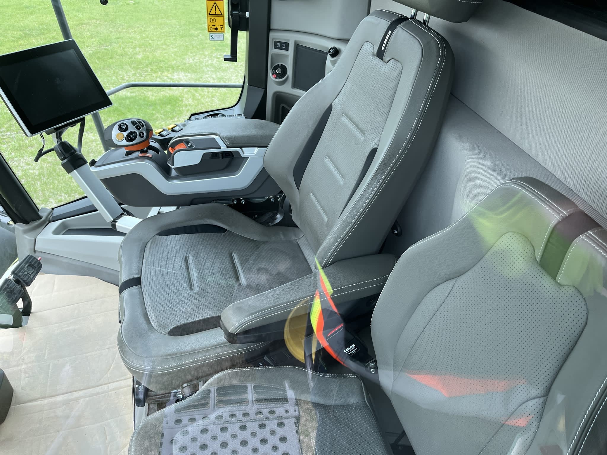 2024 CLAAS 8700TT Combine